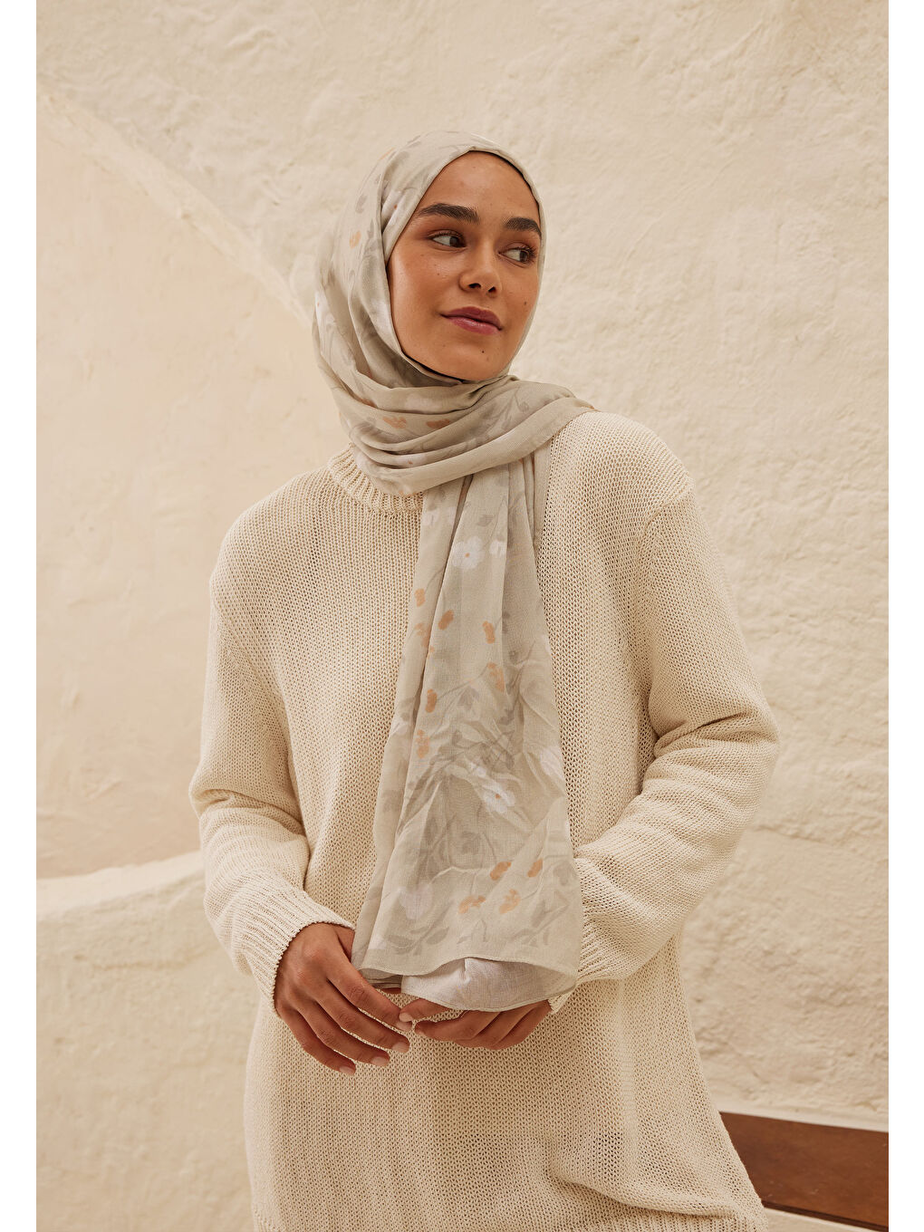 Bej Soft Flowers  Desen Rami Şal Taş