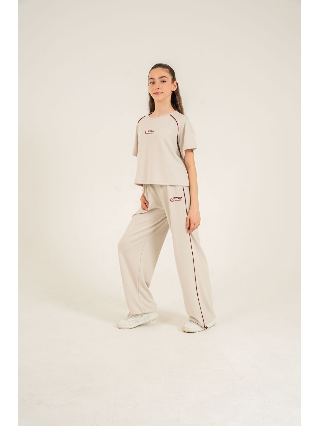 Bej Glowup Dreams Nakışlı Yumaşak Dokulu-Comfort Kumaş Kız Çocuk Alt Üst Eşofman Takımı-2