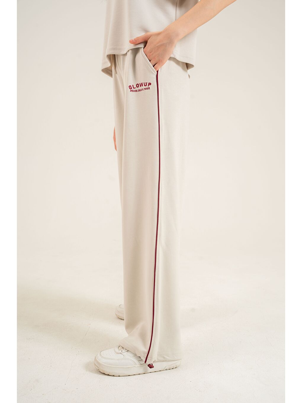 Bej Glowup Dreams Nakışlı Yumaşak Dokulu-Comfort Kumaş Kız Çocuk Alt Üst Eşofman Takımı-4