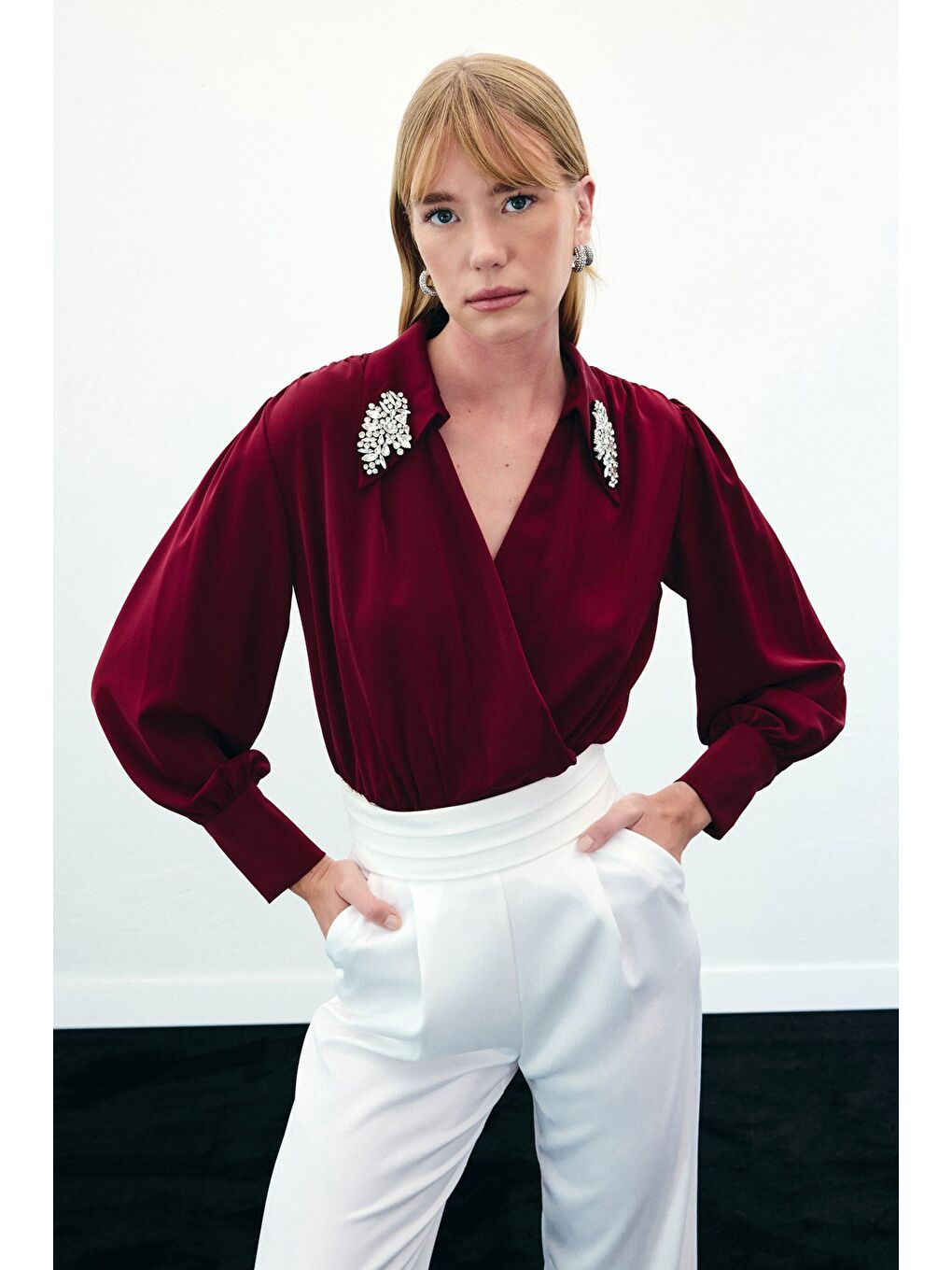 Aksesuar Detaylı Bodysuit Bluz - Bordo-4