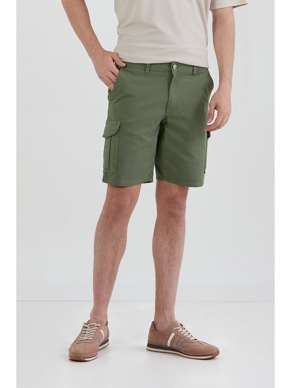 Haki Düğmeli Kargo Cepli Şort-2