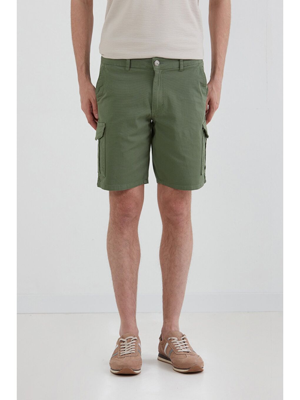Haki Düğmeli Kargo Cepli Şort-3