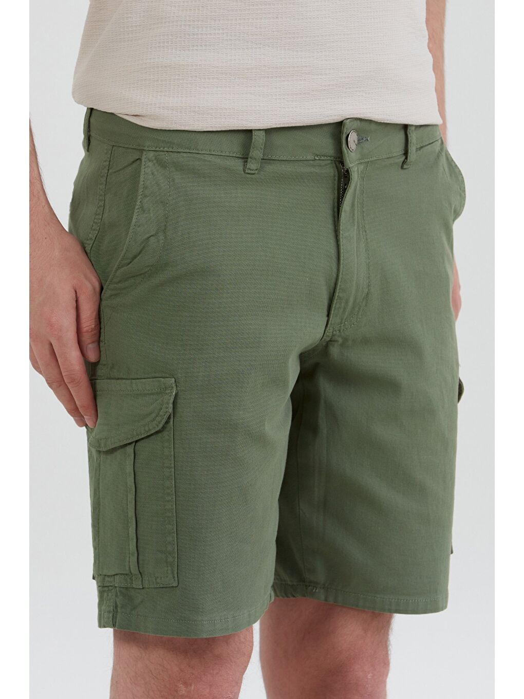 Haki Düğmeli Kargo Cepli Şort-4