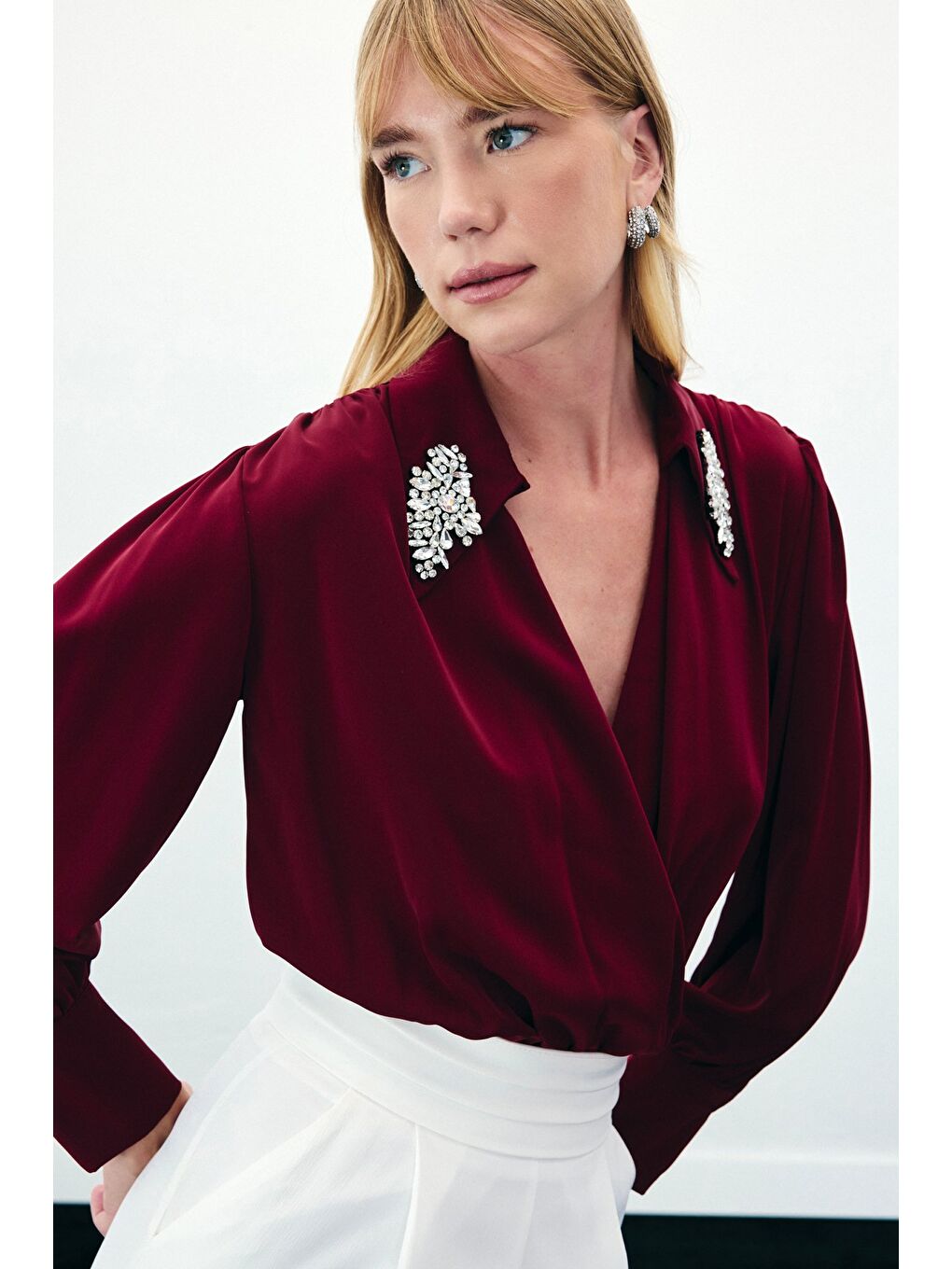 Aksesuar Detaylı Bodysuit Bluz - Bordo-5