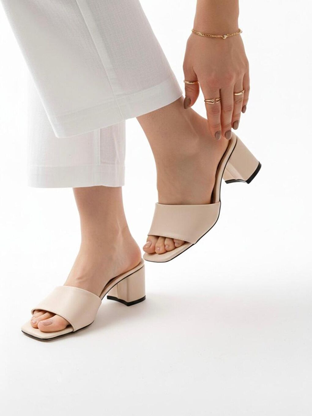 Kadın Diodore Bej Cilt Günlük Rahat Kalın Topuklu Terlik