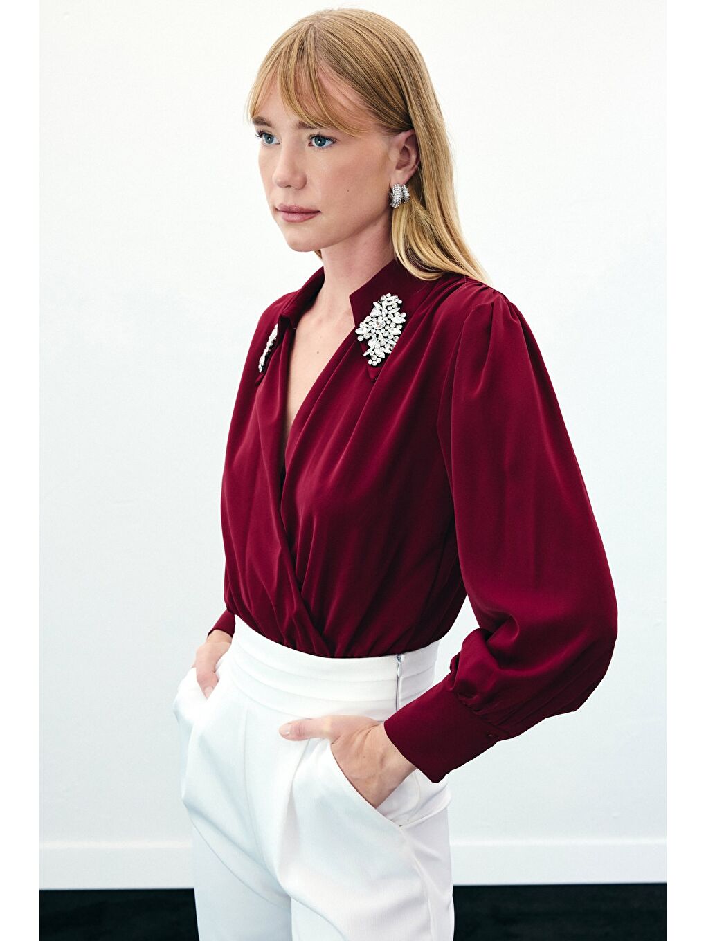 Aksesuar Detaylı Bodysuit Bluz - Bordo-6