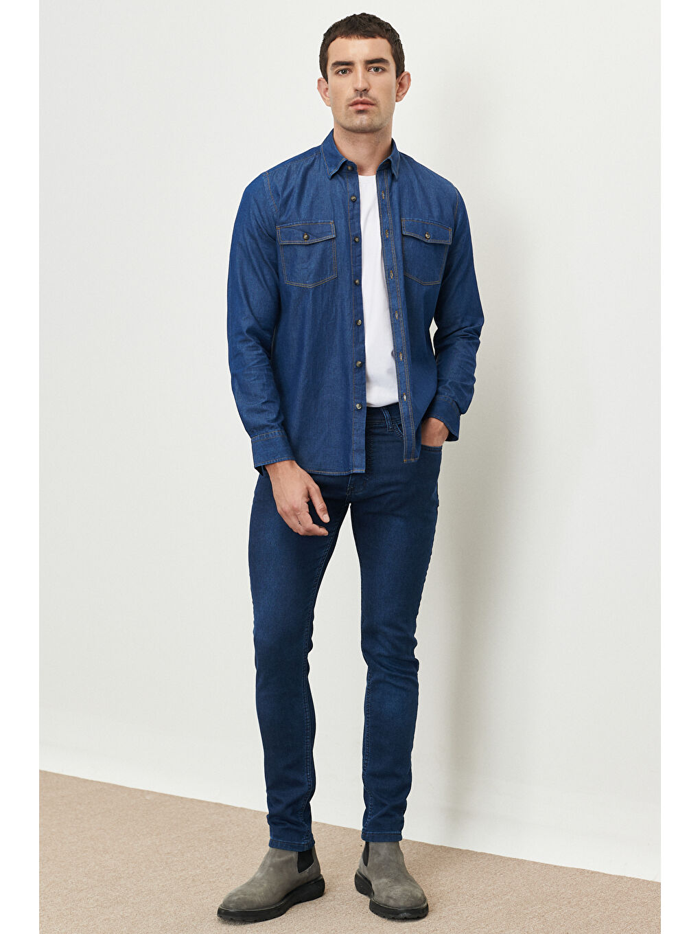 Erkek Lacivert Slim Fit Dar Kesim Düğmeli Yaka %100 Pamuk Denim Gömlek-1