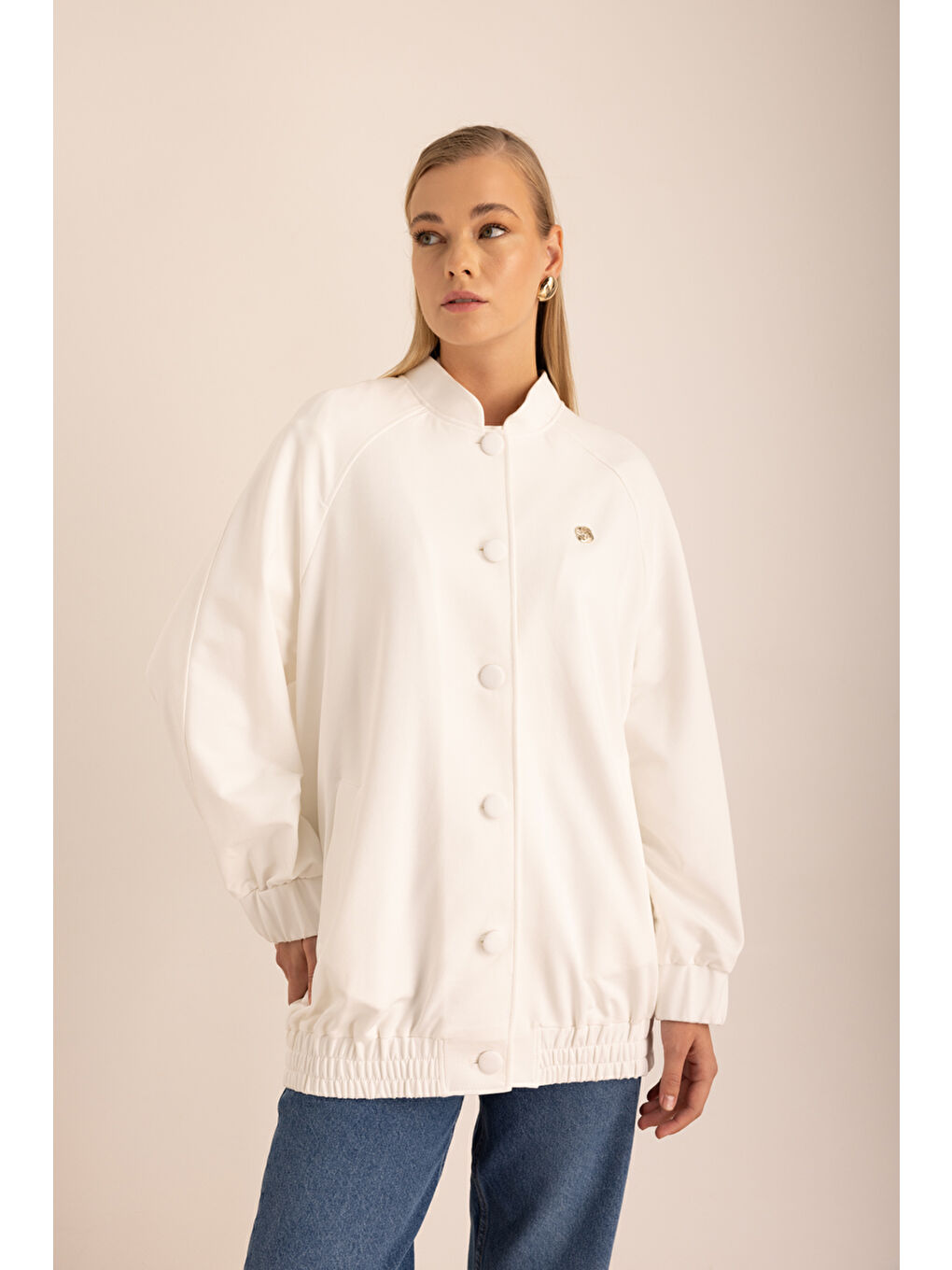 Ekru Logo Detaylı Bomber Ceket-1