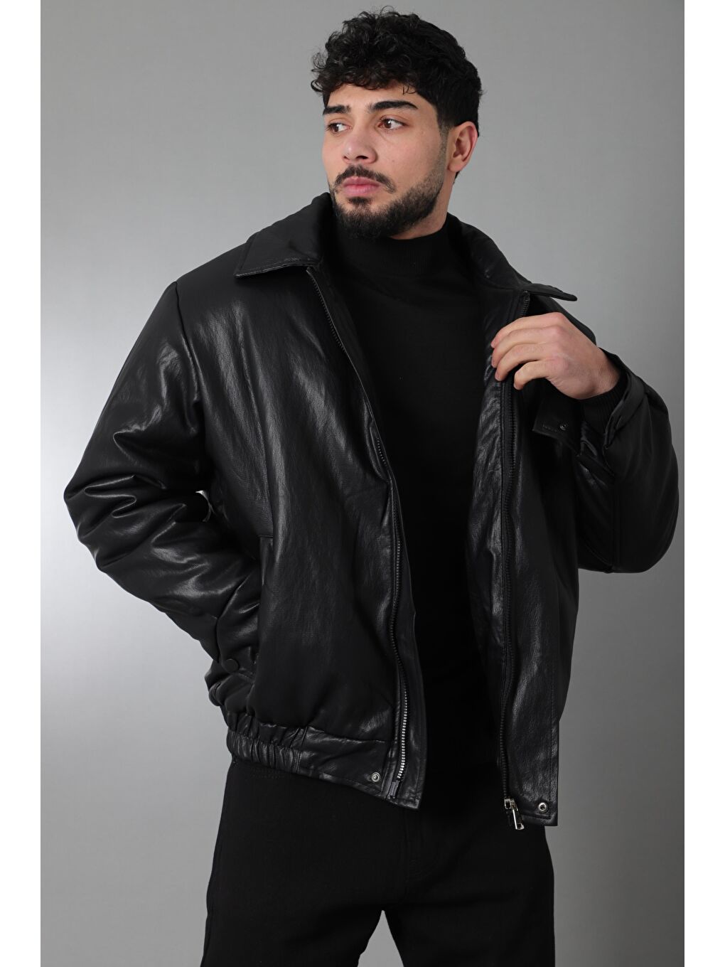 Siyah Kışlık Dolumlu İçi Kürklü Oversize Suni Deri Görünümlü Mont KMD_50502-2