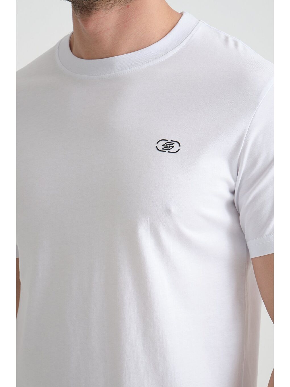 Beyaz  Erkek T-shirt Nefes Alabilen Esnek Pamuklu Kumaş Regular Kalıp Minimal Logolu-1