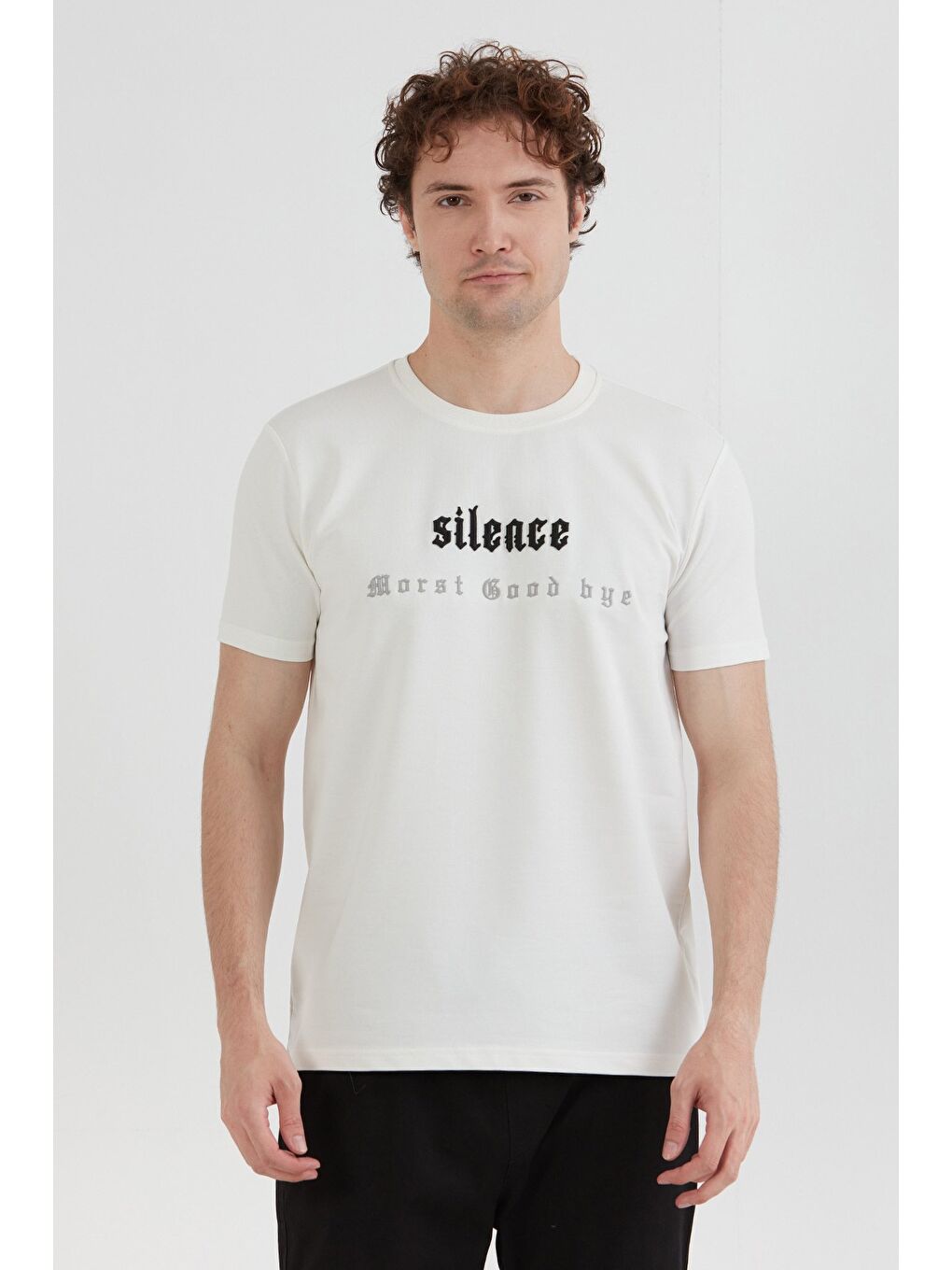 Ekru Silence Nakışlı Bisiklet Yaka Tişört