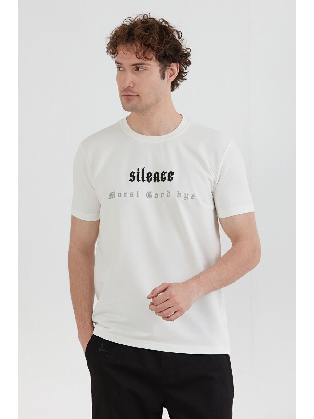 Ekru Silence Nakışlı Bisiklet Yaka Tişört-1