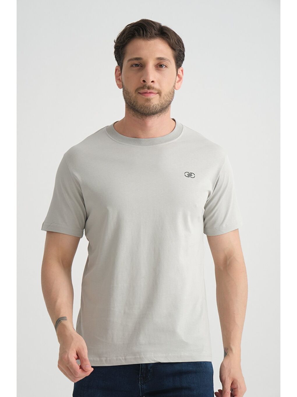 Gri  Erkek T-shirt Nefes Alabilen Esnek Pamuklu Kumaş Regular Kalıp Minimal Logolu
