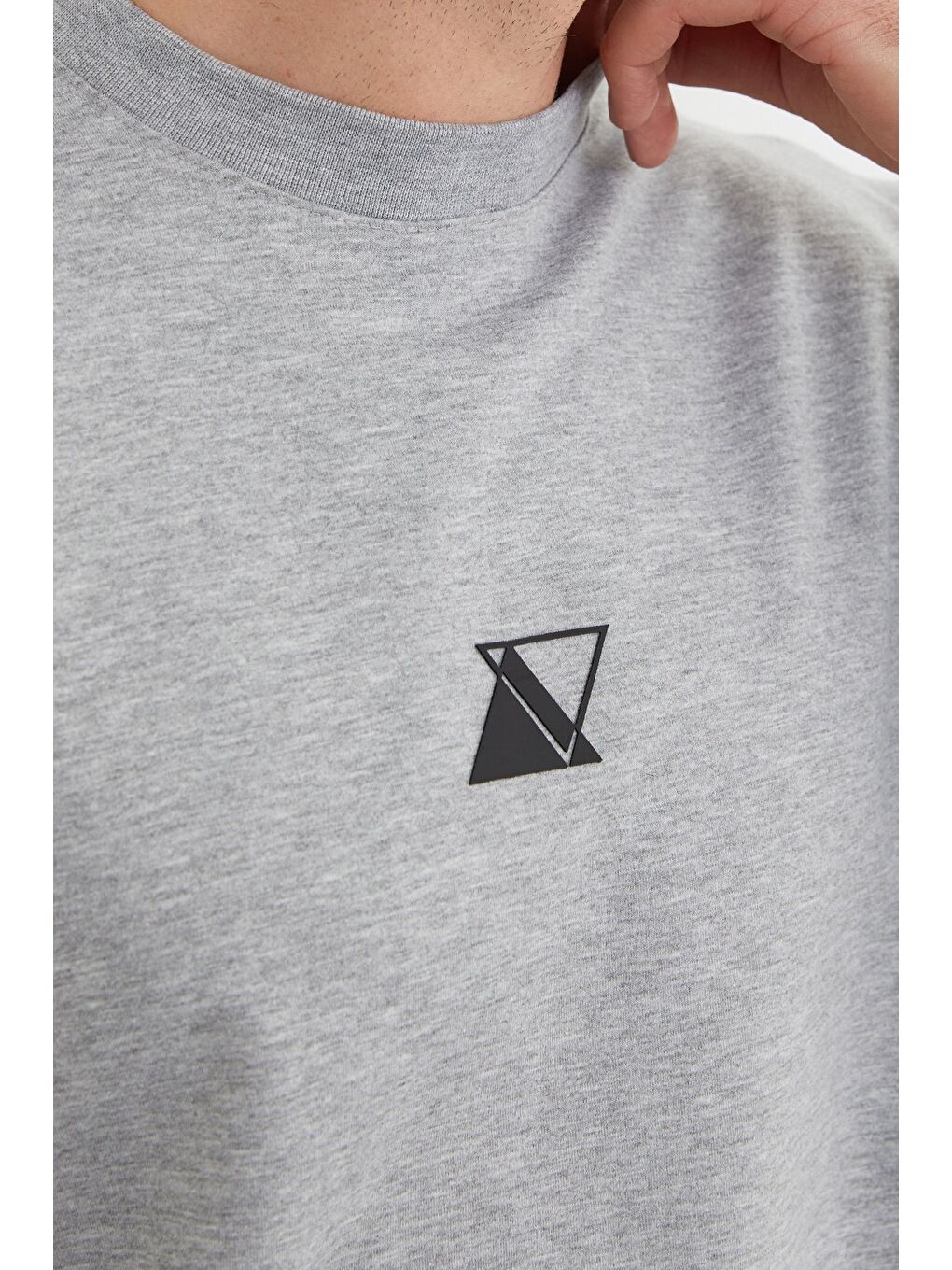 Gri Üçgen Baskılı Bisiklet Yaka Sweatshirt-3