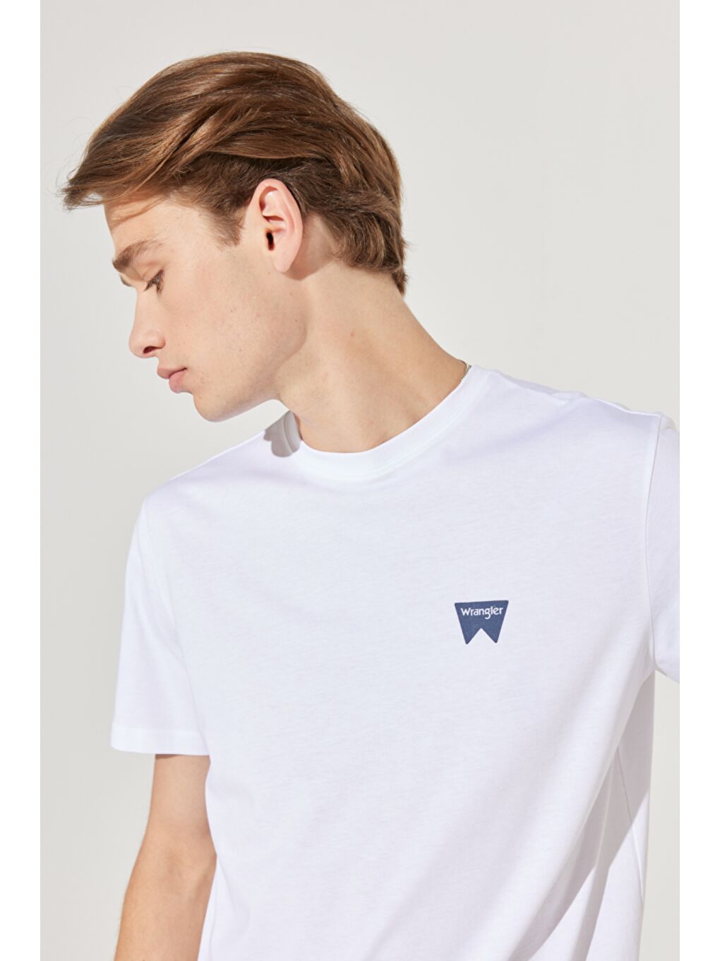 Beyaz Regular Fit Normal Kesim Sıfır Yaka %100 Pamuk Logolu Tişört-2