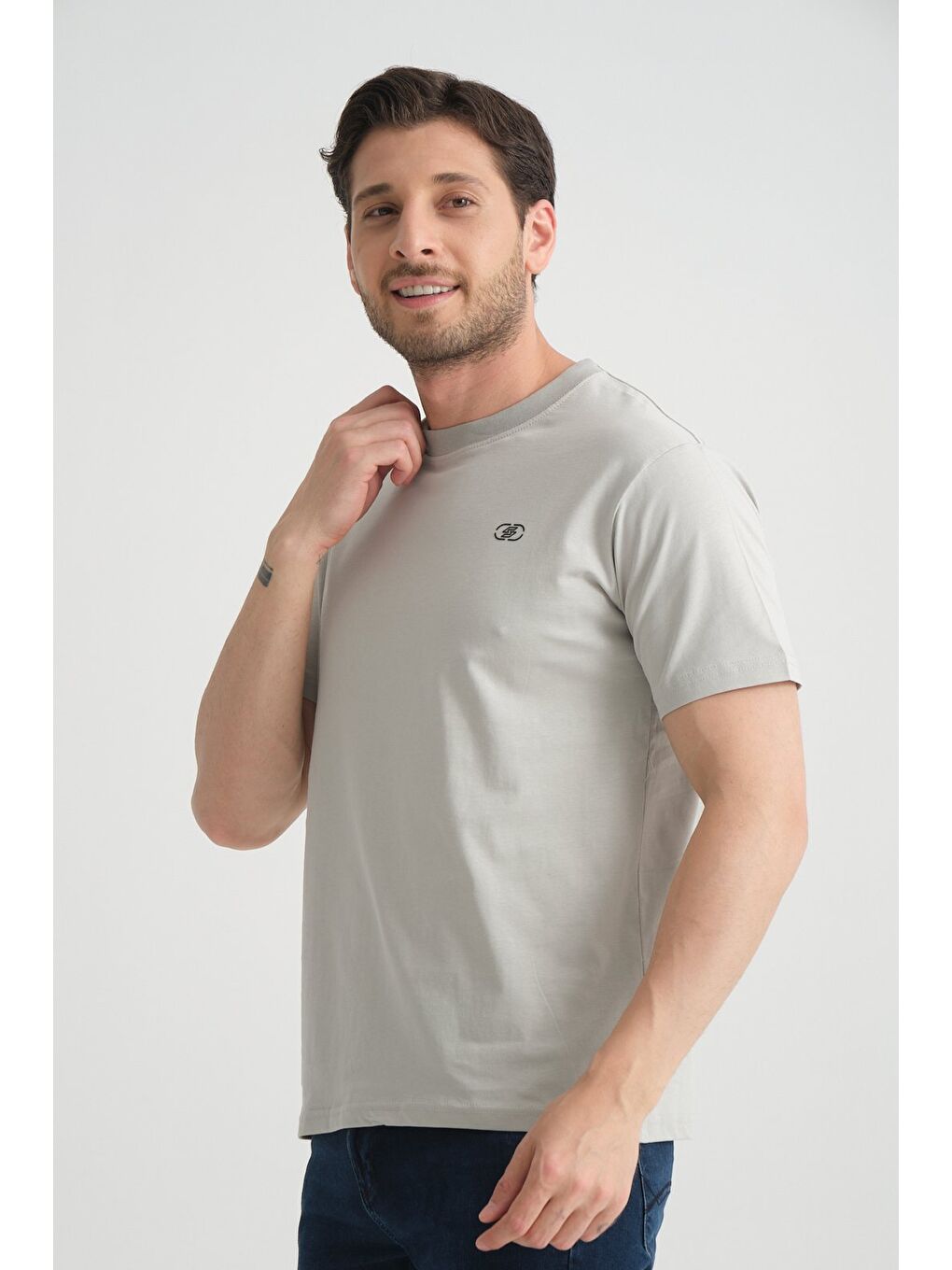 Gri  Erkek T-shirt Nefes Alabilen Esnek Pamuklu Kumaş Regular Kalıp Minimal Logolu-3