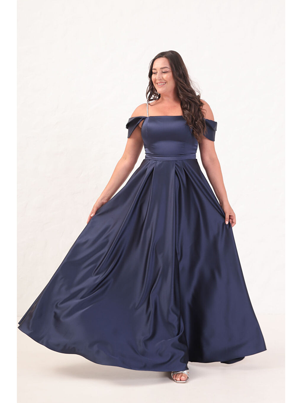 Kadın Lacivert Taş Askılı Büyük Beden Uzun Abiye Elbise
