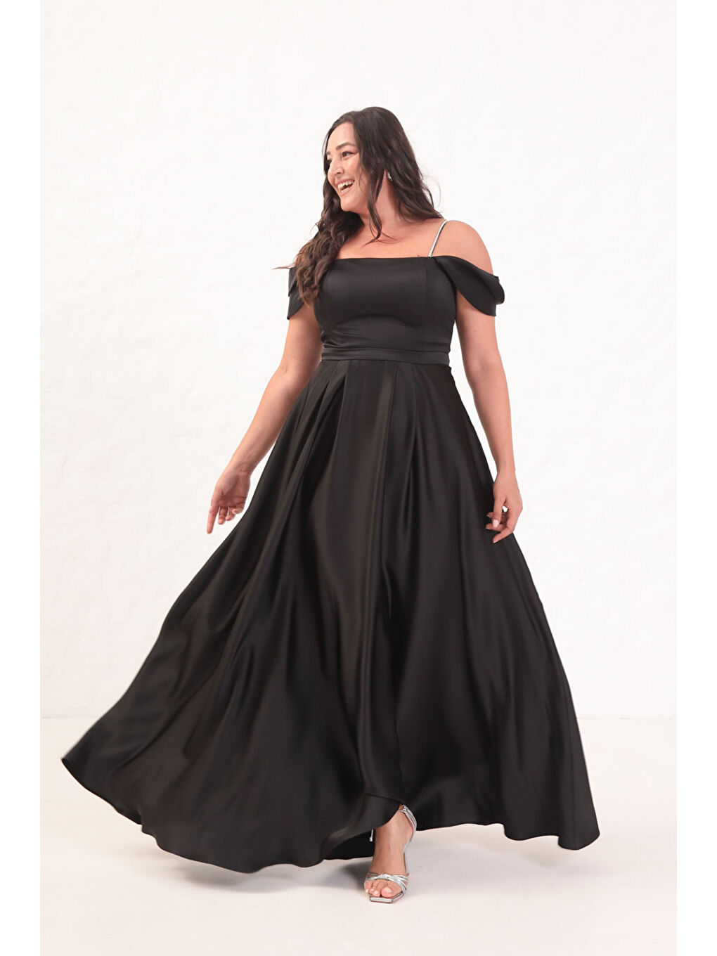 Kadın Siyah Taş Askılı Büyük Beden Uzun Abiye Elbise