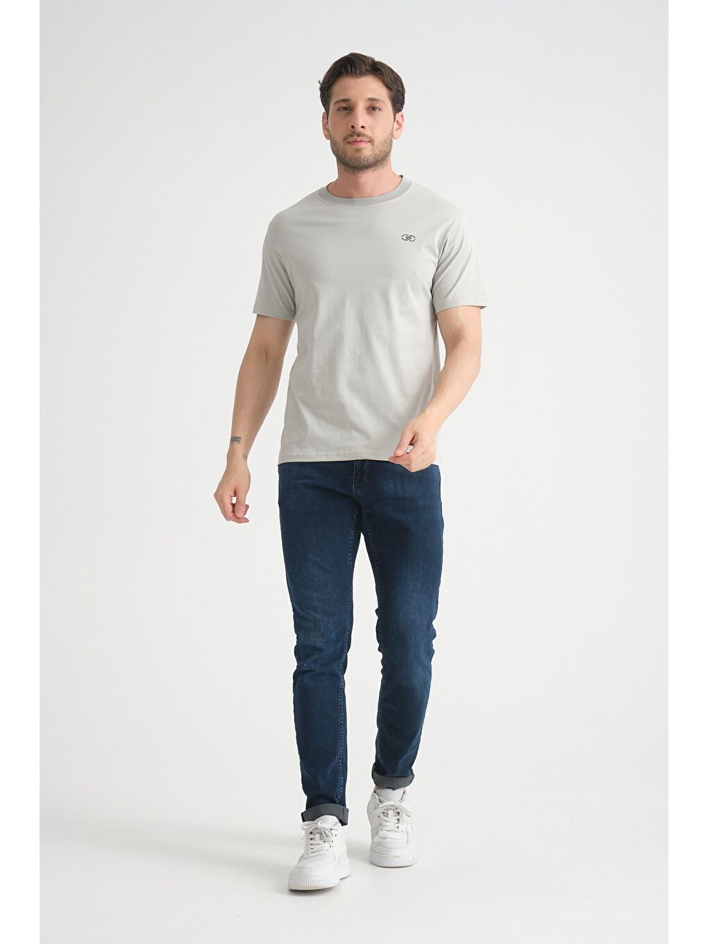 Gri  Erkek T-shirt Nefes Alabilen Esnek Pamuklu Kumaş Regular Kalıp Minimal Logolu-7