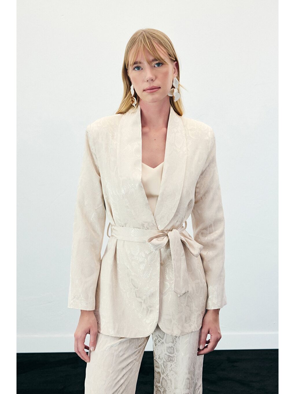 Yılan Desenli Uzun Ceket - Bej-1