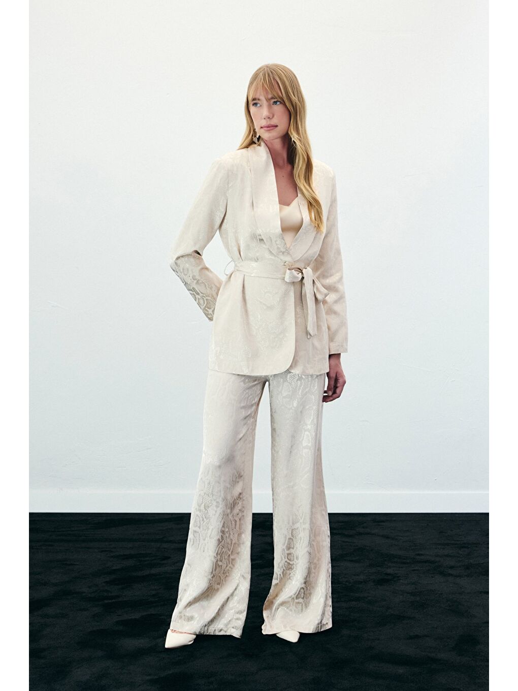 Yılan Desenli Uzun Ceket - Bej-2