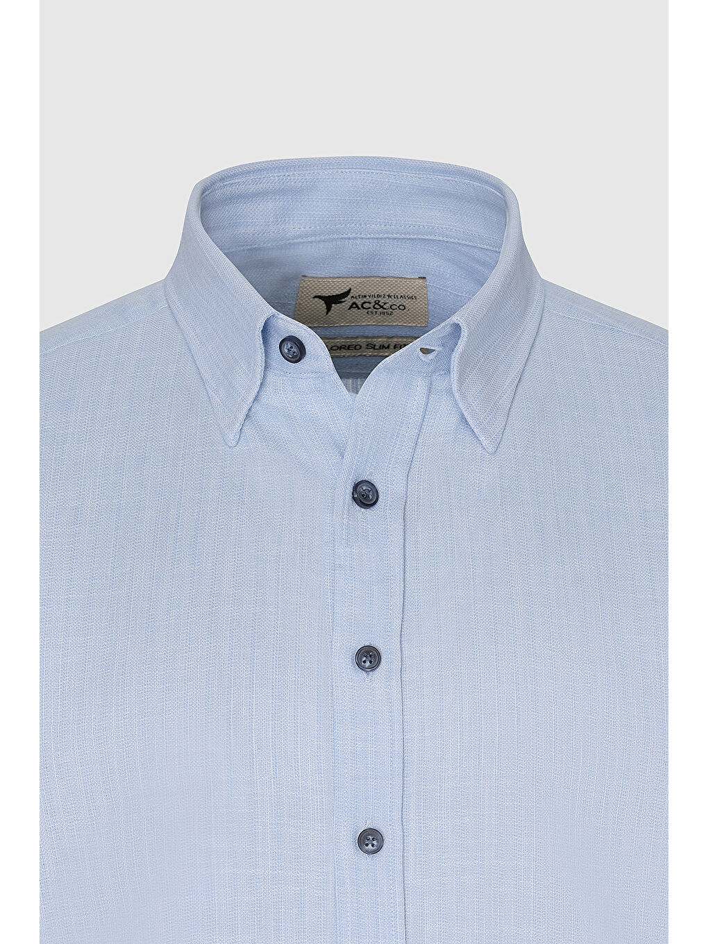 Erkek Açık Mavi Slim Fit Dar Kesim Gizli Düğmeli Yaka Keten Görünümlü %100 Pamuk Flamlı Gömlek-6