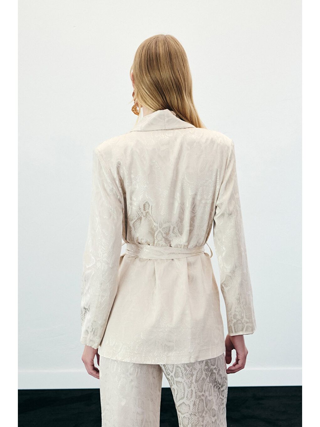 Yılan Desenli Uzun Ceket - Bej-7