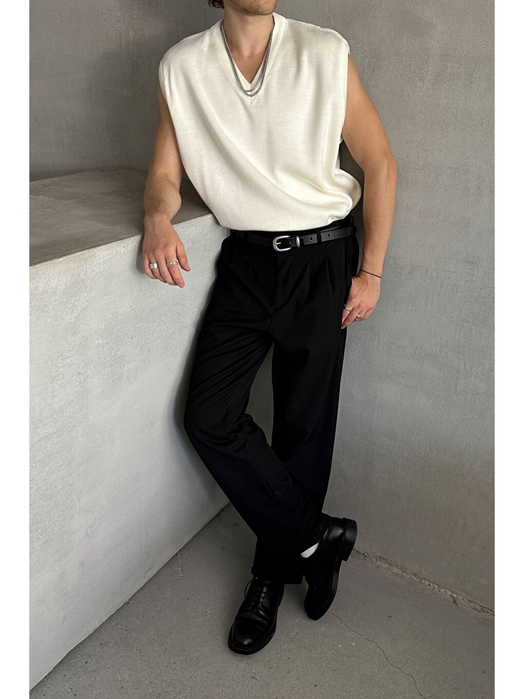 Ekru Erkek V Yaka Oversize Süveter-1