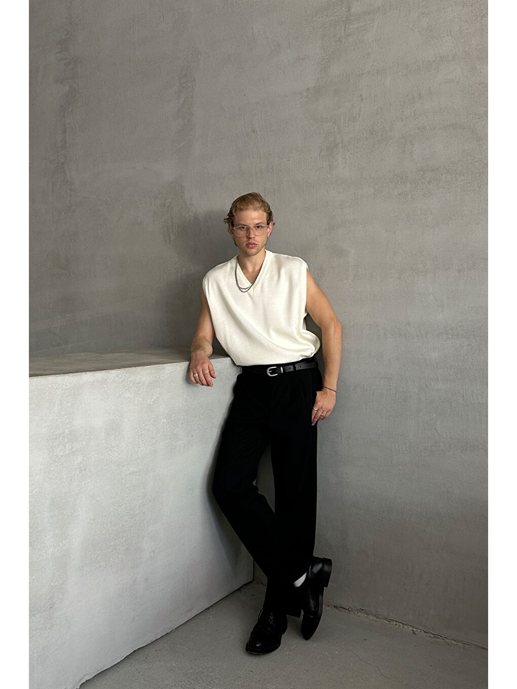 Ekru Erkek V Yaka Oversize Süveter-2