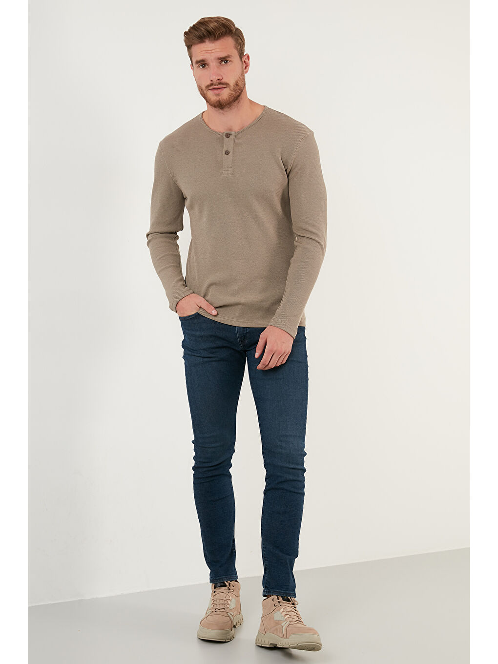 Bej Pamuklu Düğme Detaylı Bisiklet Yaka Erkek Sweat 5905070-2