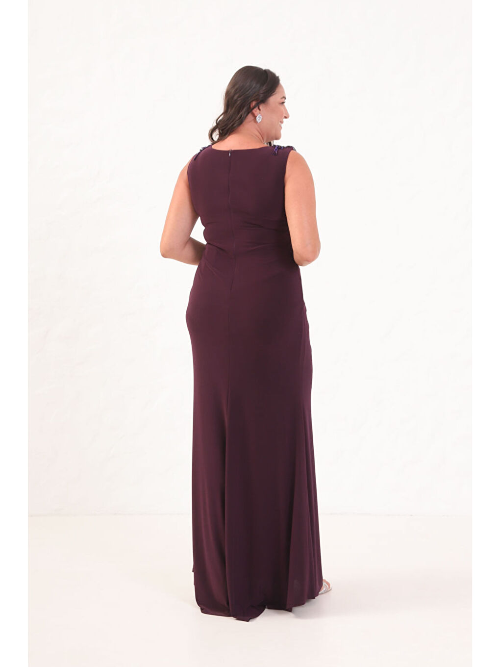 Kadın Mürdüm V Yaka Omuzları Taş Detaylı Büyük Beden Uzun Abiye Elbise-4