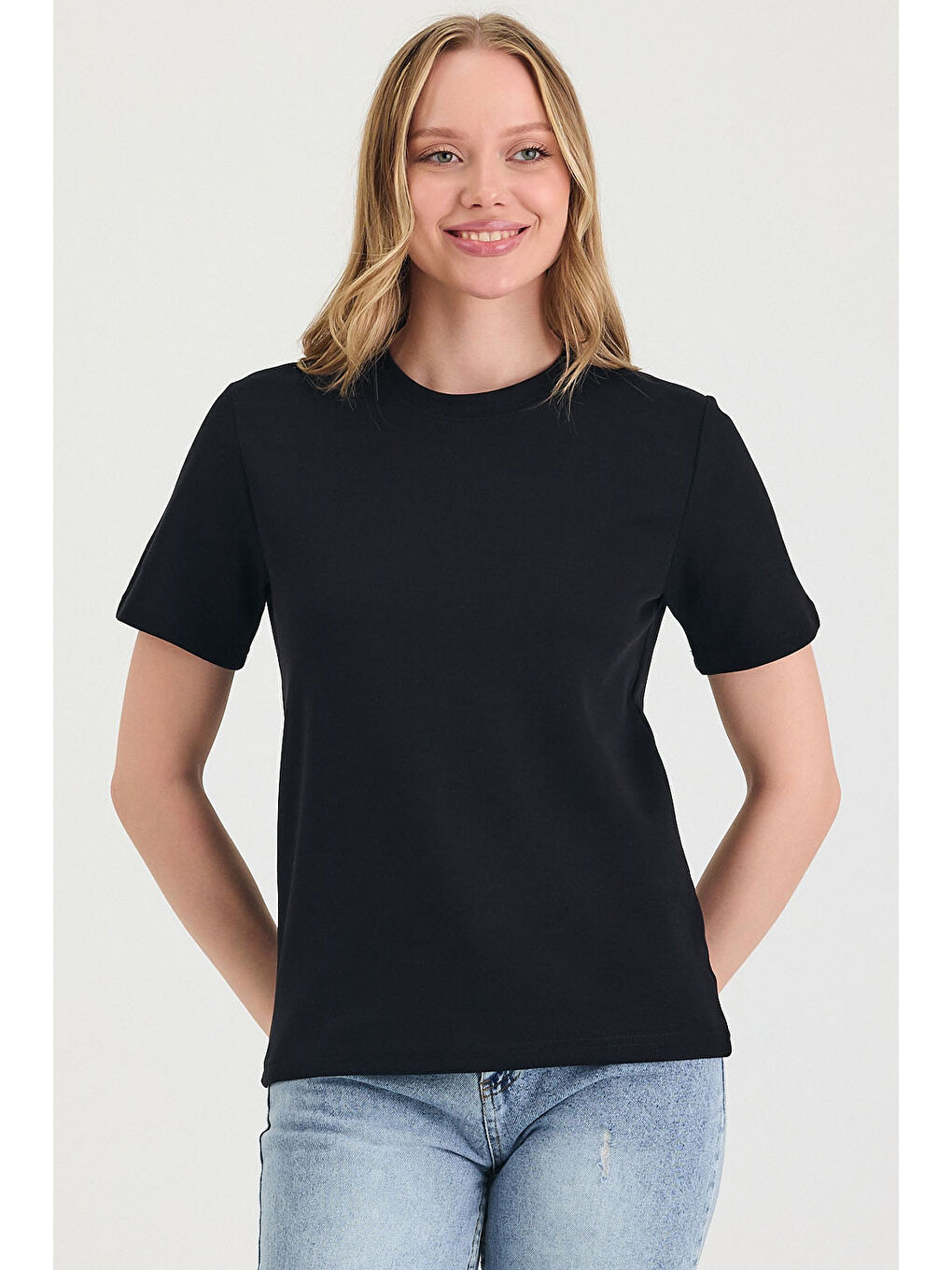 Kadın Kısa Kollu Basic Siyah T-Shirt