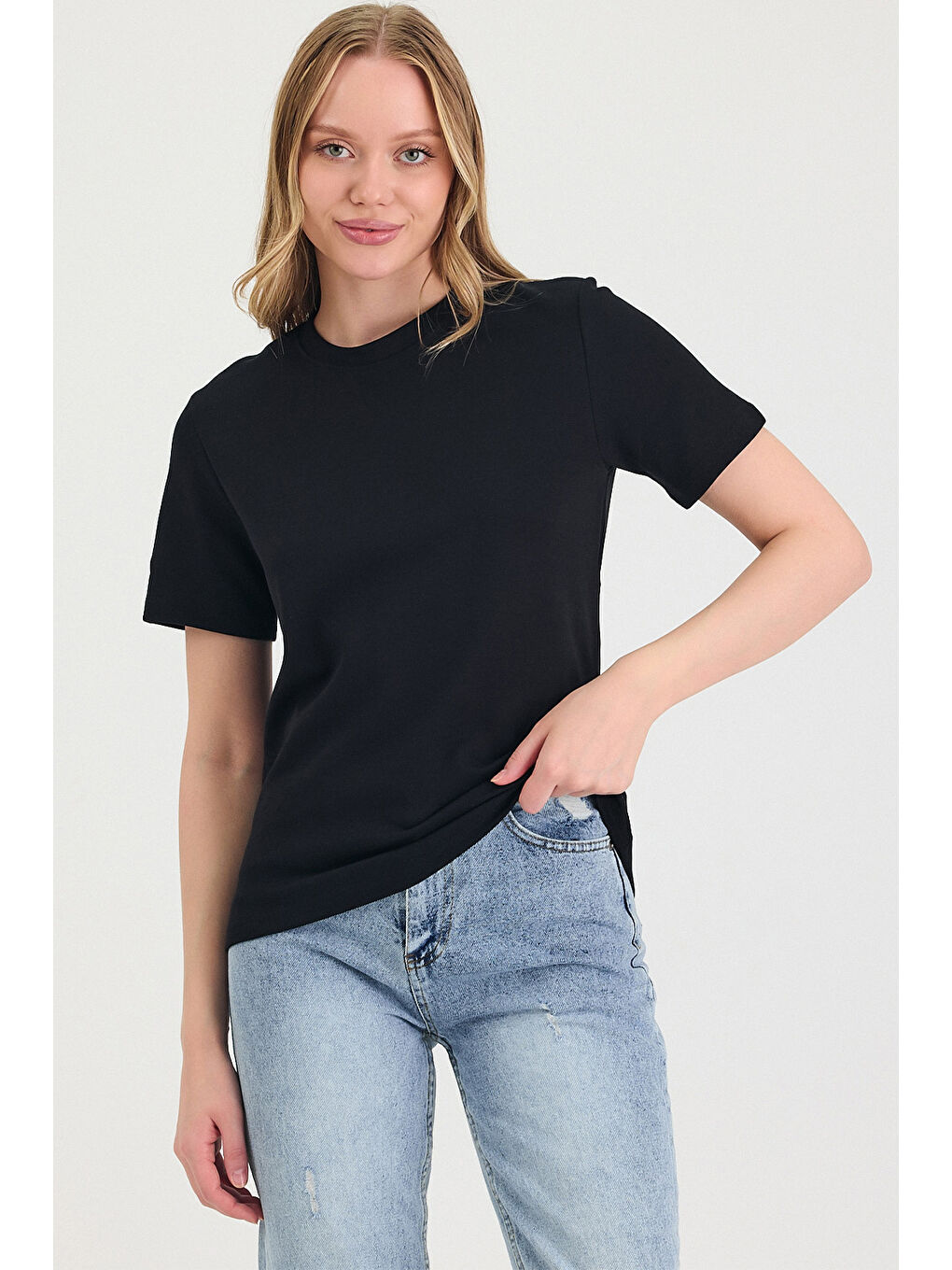 Kadın Kısa Kollu Basic Siyah T-Shirt-1