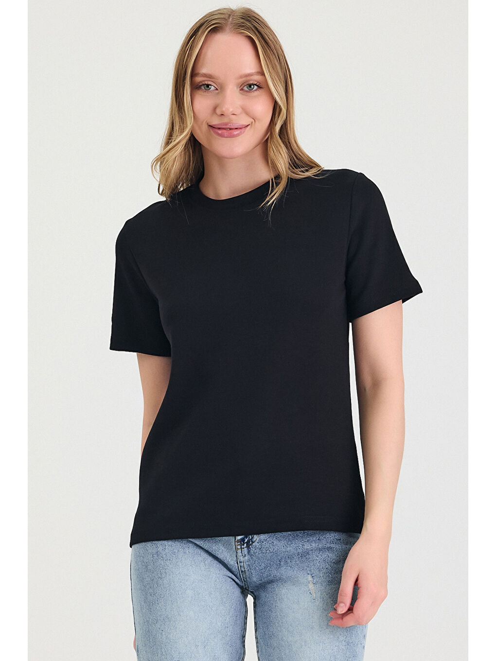 Kadın Kısa Kollu Basic Siyah T-Shirt-3