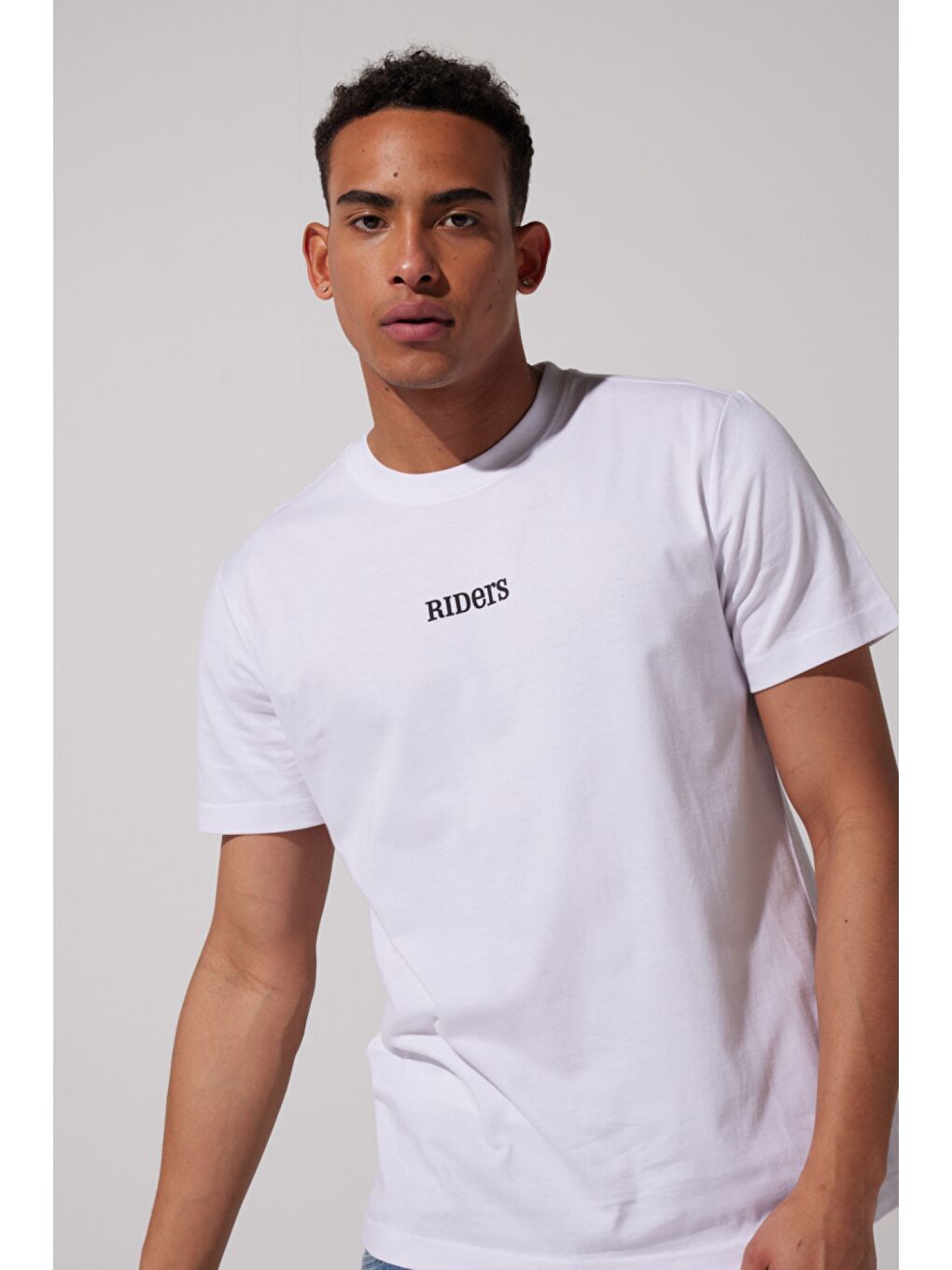 Regular Fit %100 Pamuk Bisiklet Yaka Beyaz Tişört-1