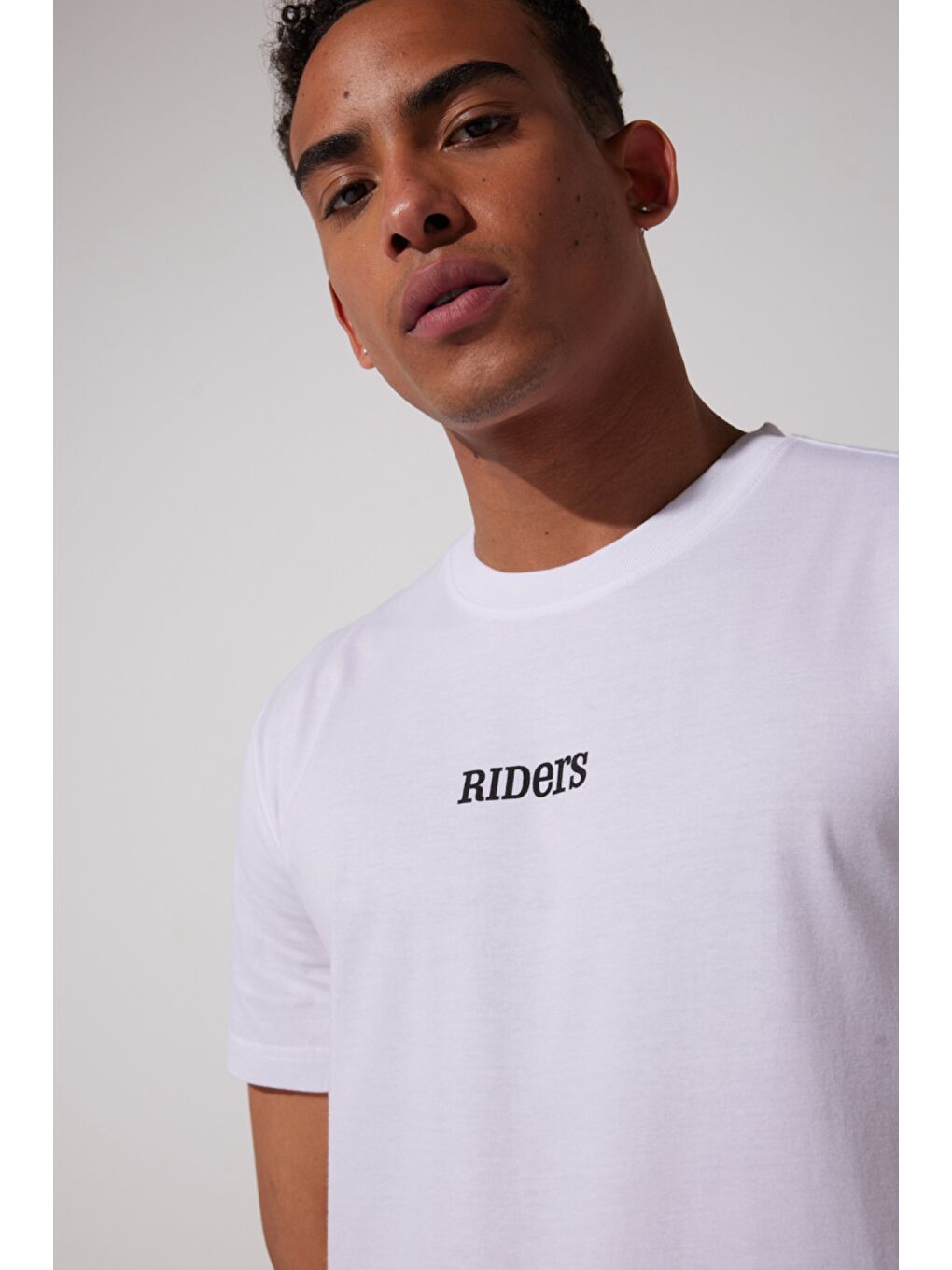 Regular Fit %100 Pamuk Bisiklet Yaka Beyaz Tişört-2
