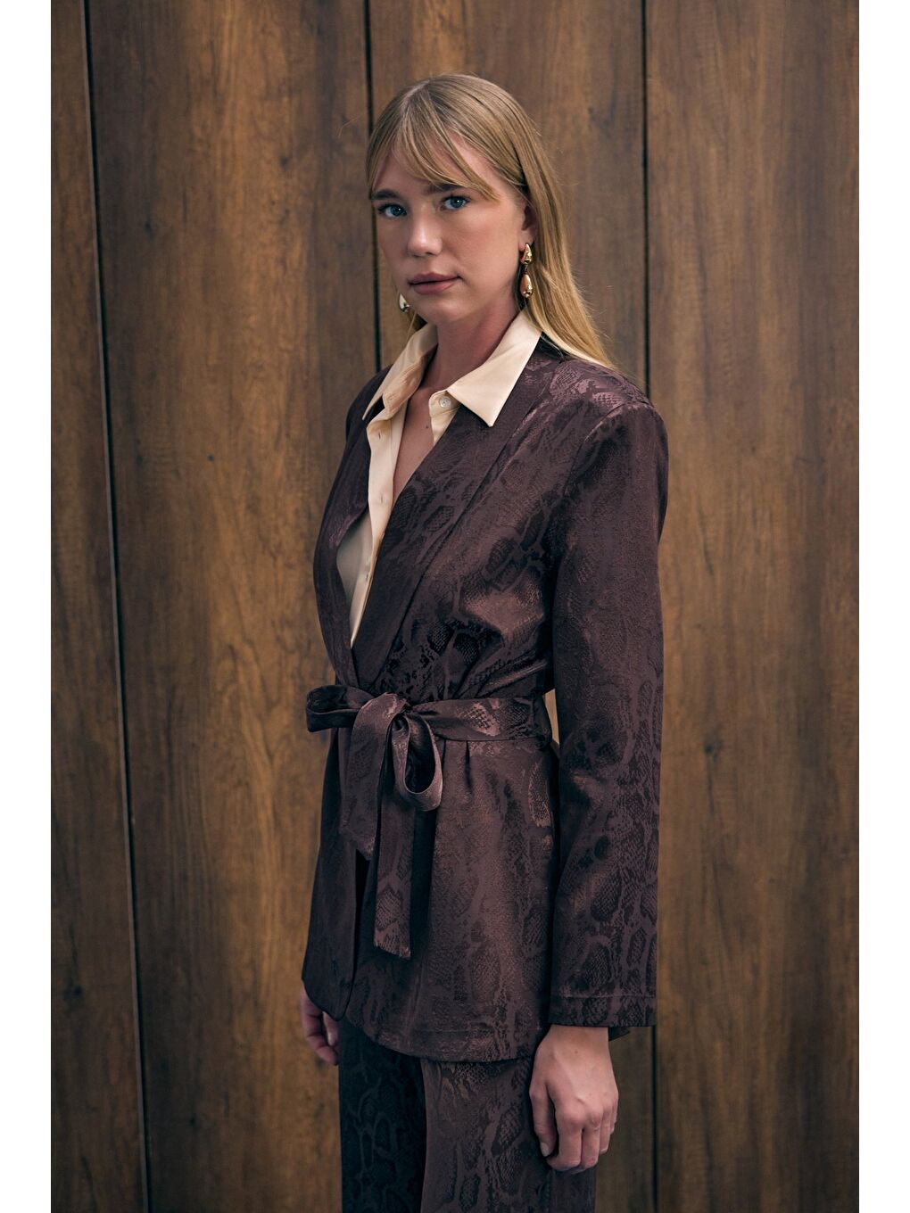 Kahverengi Yılan Desenli Uzun Ceket - Kahve-4