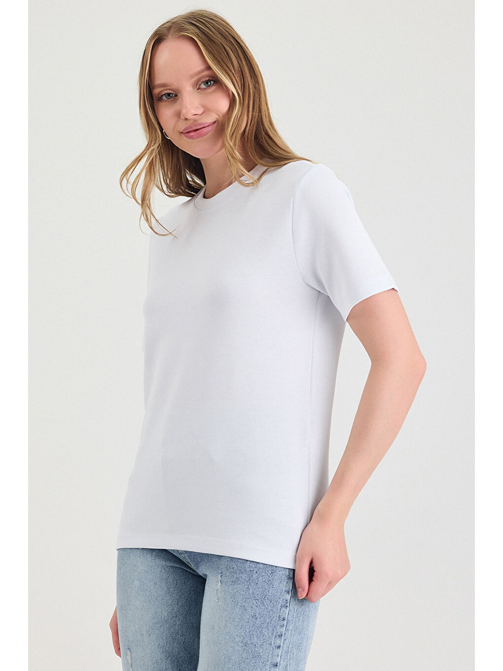 Kadın Kısa Kollu Basic Beyaz T-Shirt-1