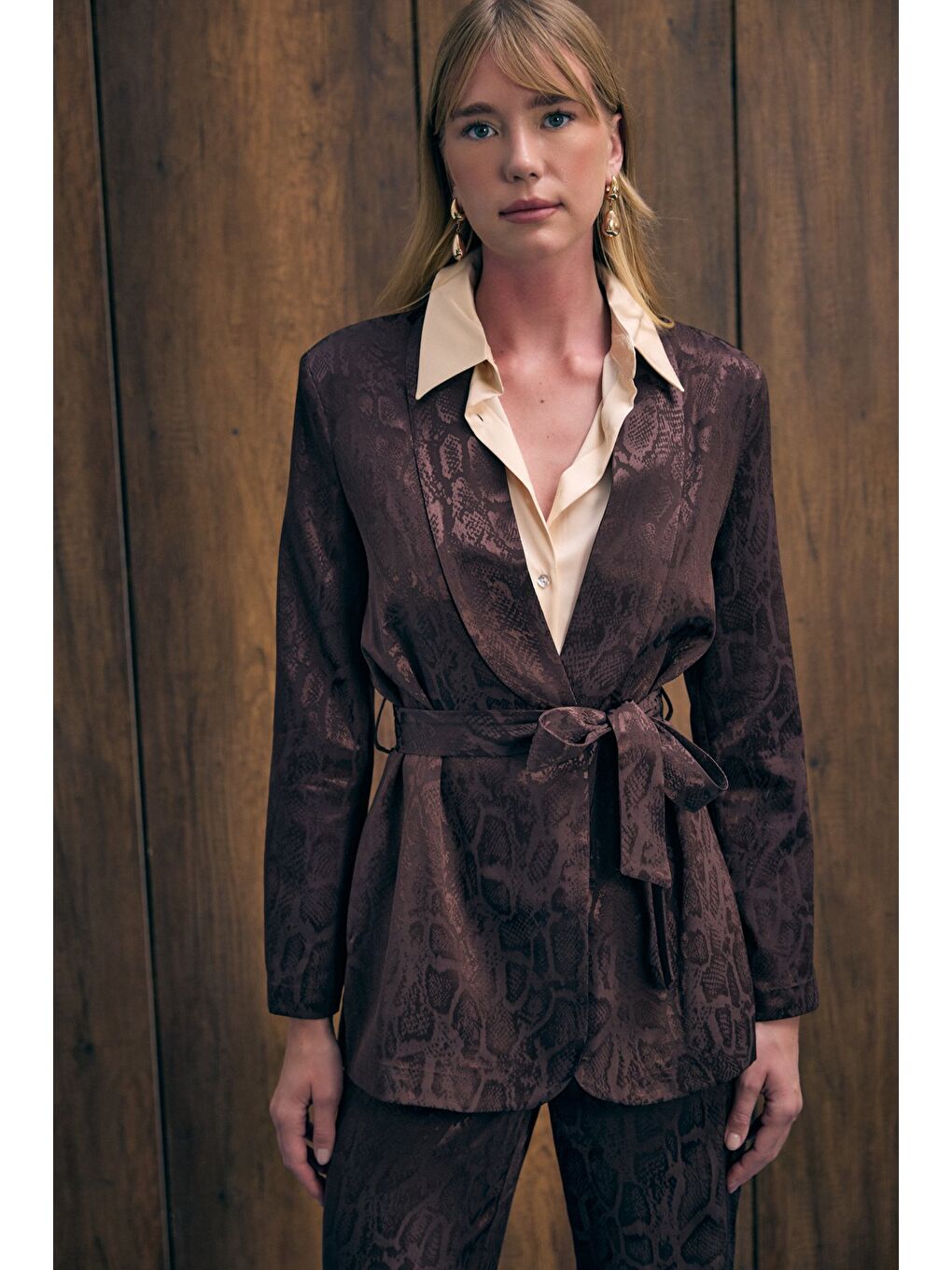 Kahverengi Yılan Desenli Uzun Ceket - Kahve-6