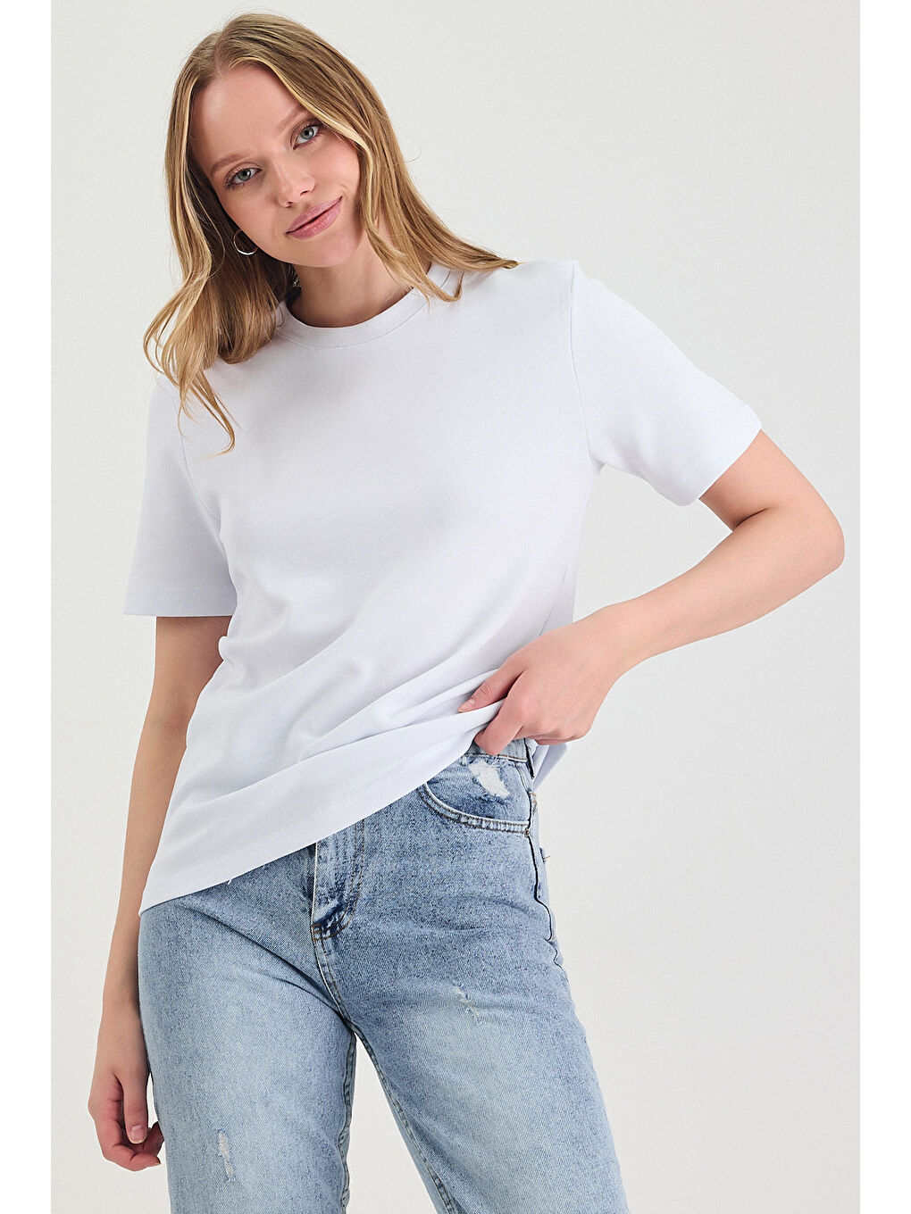 Kadın Kısa Kollu Basic Beyaz T-Shirt-3