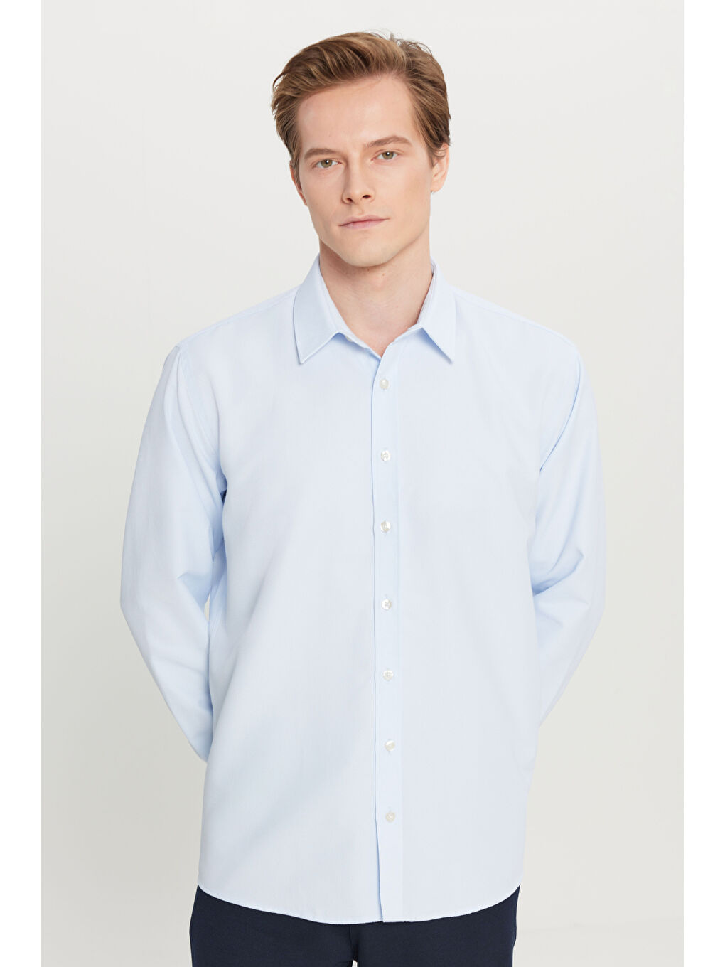 Erkek Açık Mavi Pamuklu Regular Fit Normal Kesim Klasik Yaka Armürlü Gömlek-2