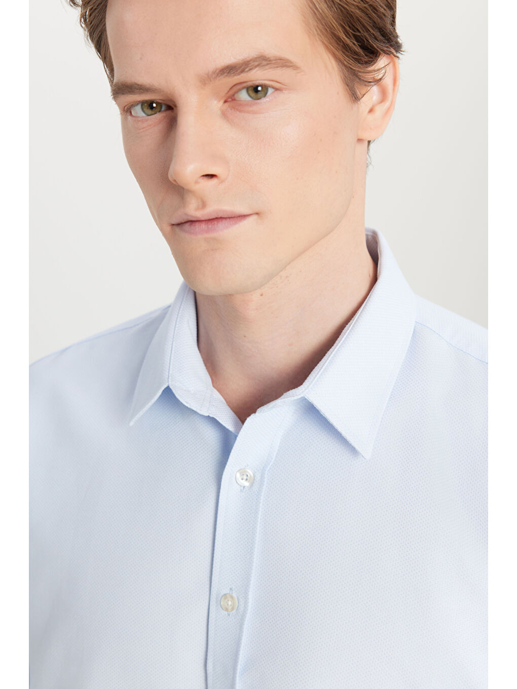 Erkek Açık Mavi Pamuklu Regular Fit Normal Kesim Klasik Yaka Armürlü Gömlek-3