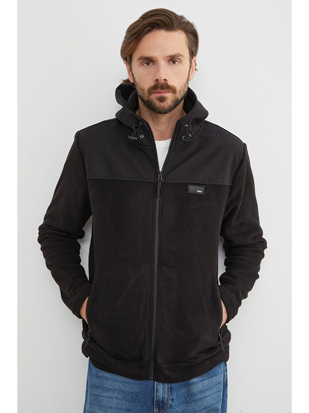 Siyah Armalı Kapüşonlu Fermuarlı Polar Ceket