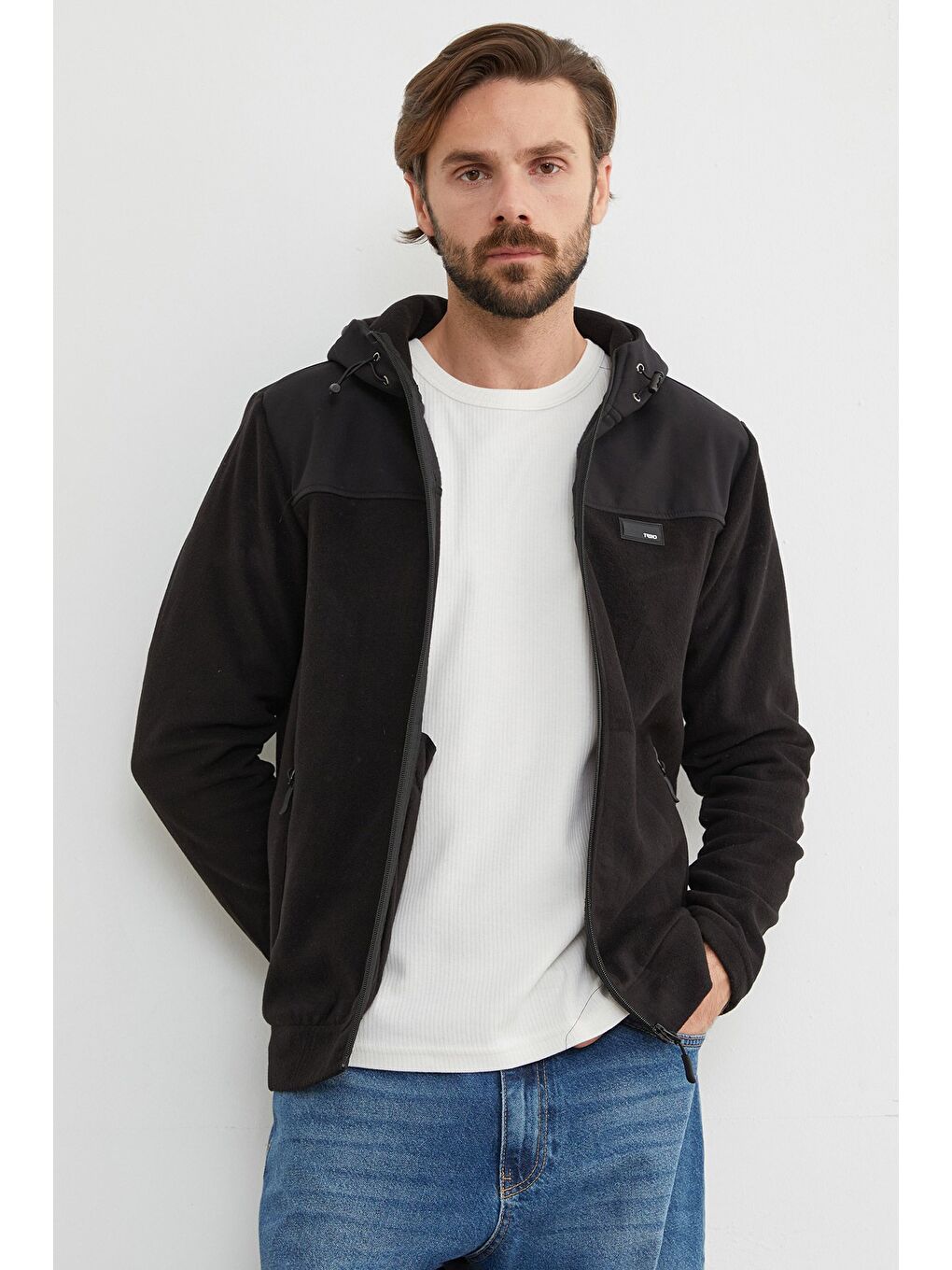 Siyah Armalı Kapüşonlu Fermuarlı Polar Ceket-3