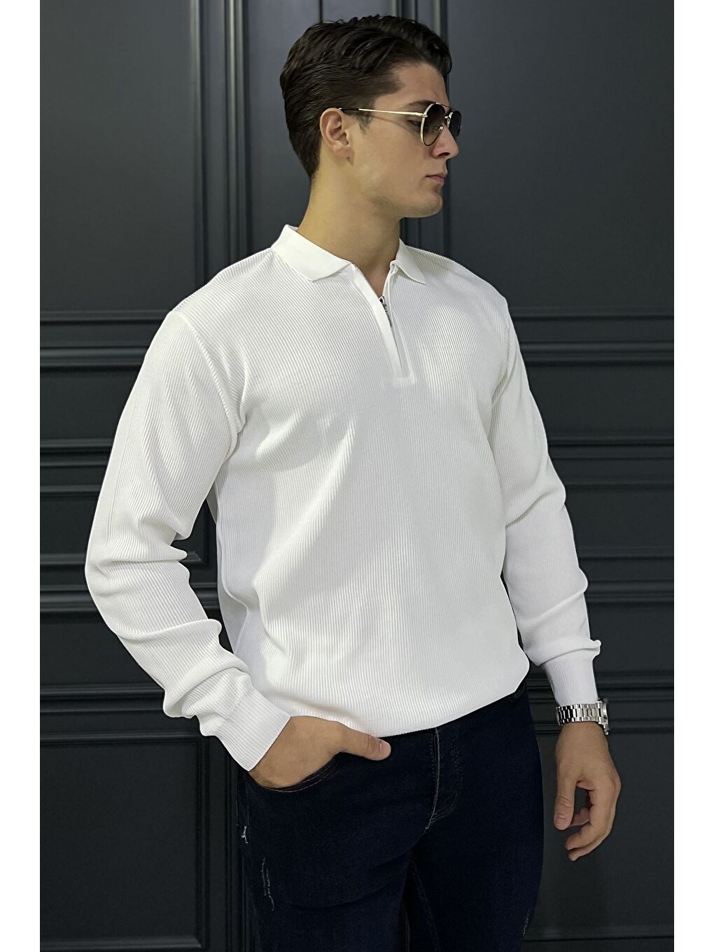 Beyaz Erkek Polo Yaka Çizgi Desenli Yarım Fermuarlı Triko Kazak