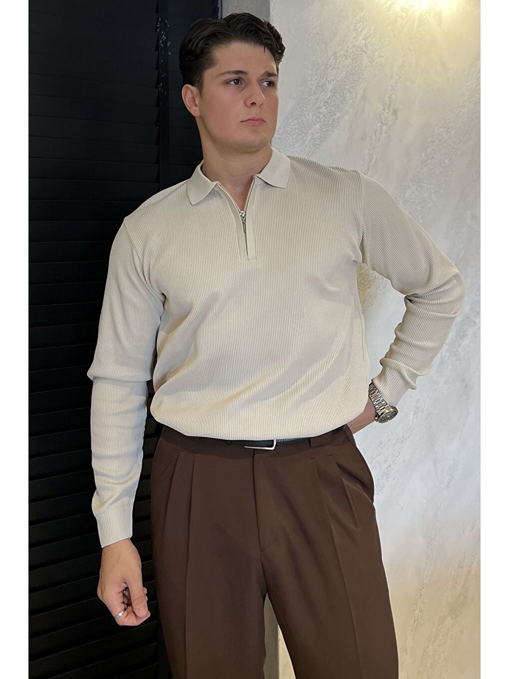 Bej Erkek Polo Yaka Çizgi Desenli Yarım Fermuarlı Triko Kazak-1