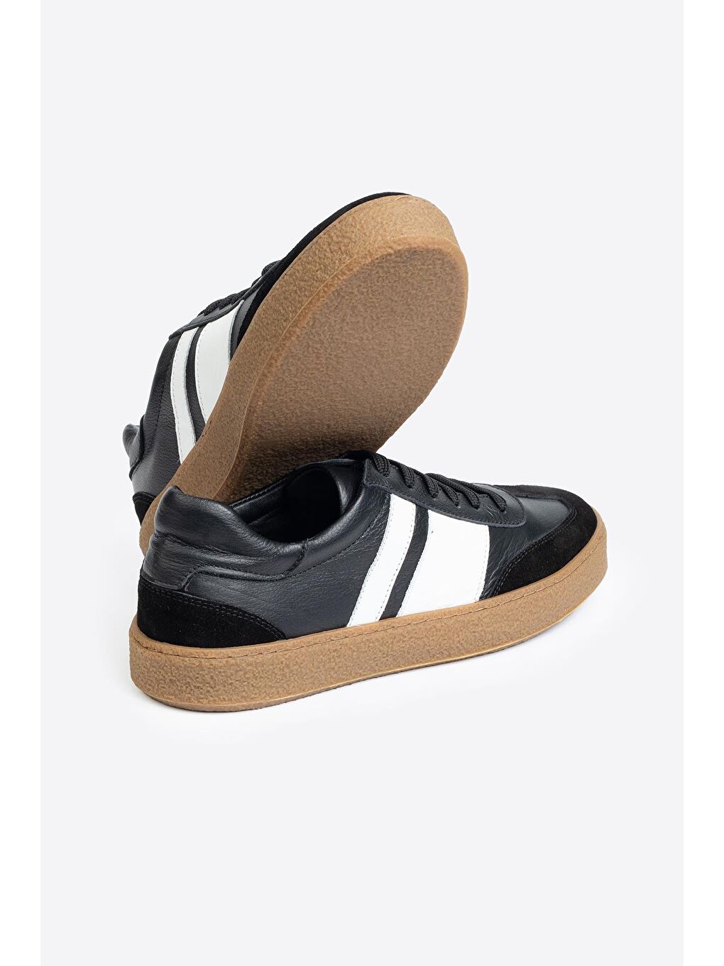 Siyah Şerit Detaylı Klasik Deri Spor Ayakkabı-3