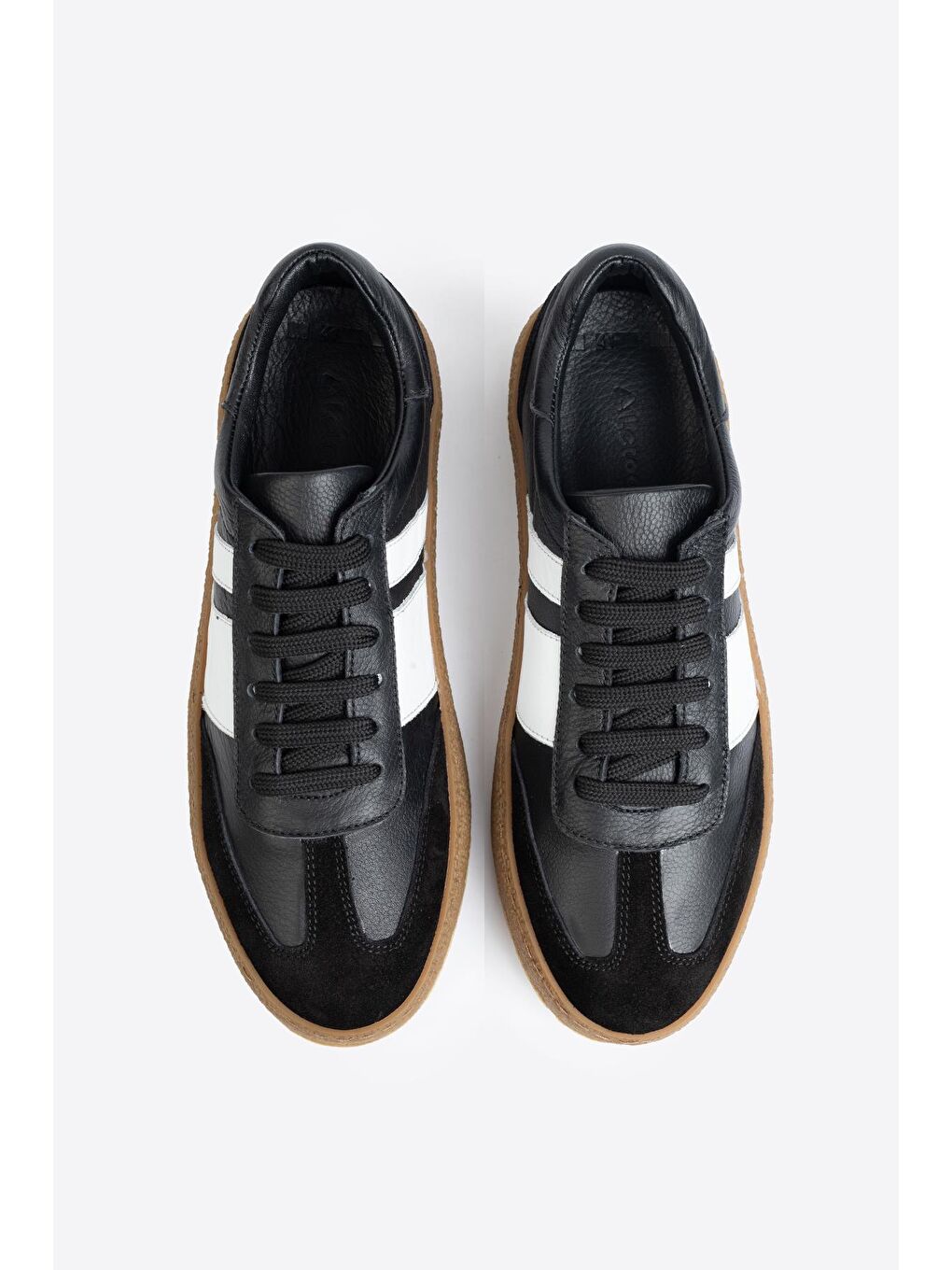 Siyah Şerit Detaylı Klasik Deri Spor Ayakkabı-5