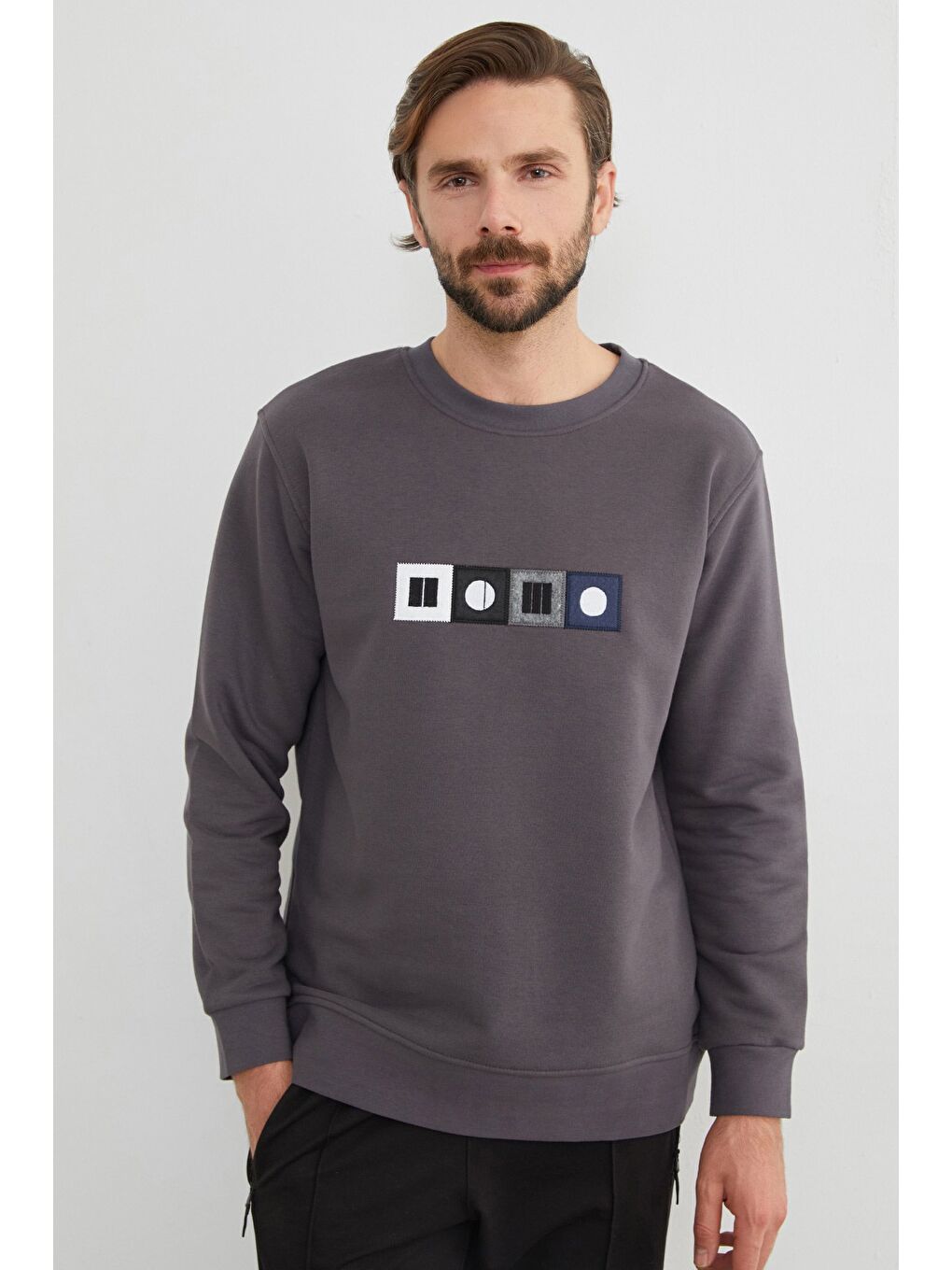 Antrasit 3 İplik Nakışlı Bisiklet Yaka Sweatshirt
