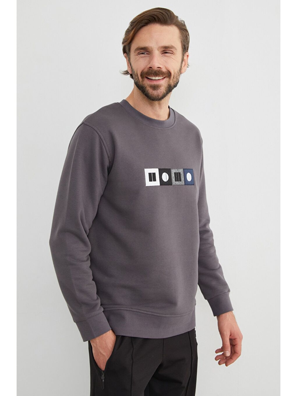 Antrasit 3 İplik Nakışlı Bisiklet Yaka Sweatshirt-1